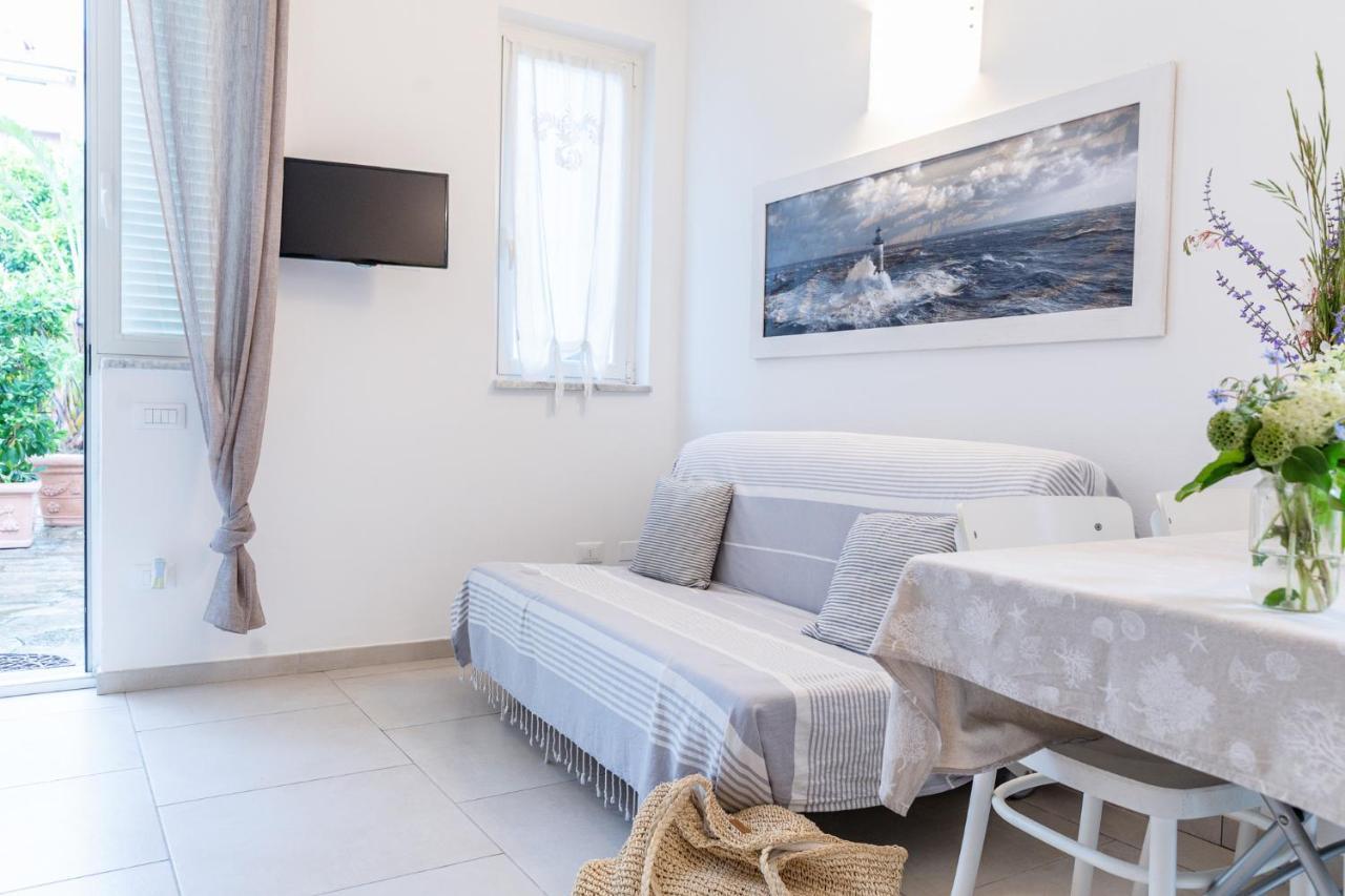 Pochi Passi Dal Mare Appartement San Bartolomeo Al Mare Buitenkant foto