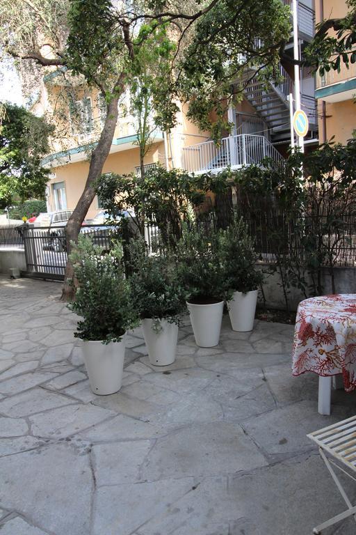 Pochi Passi Dal Mare Appartement San Bartolomeo Al Mare Buitenkant foto